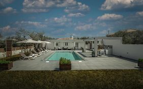 Deifilia Villa
