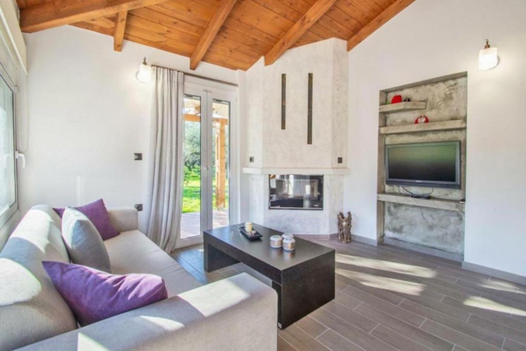 Deifilia Villa Pandokrátor Buitenkant foto
